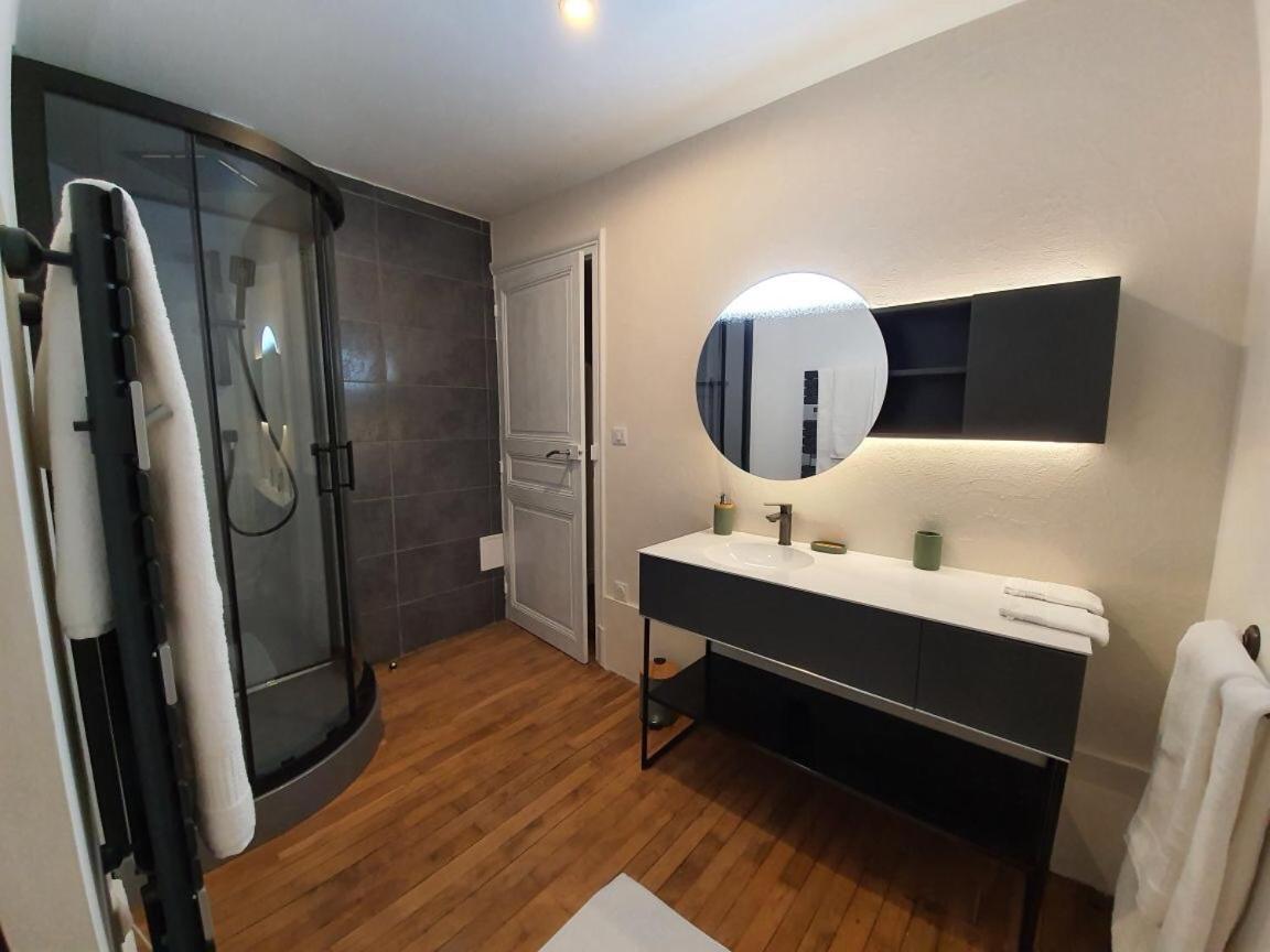 Chambre Romantique Dans Le Chateau De La Bouchatte Chazemais 外观 照片