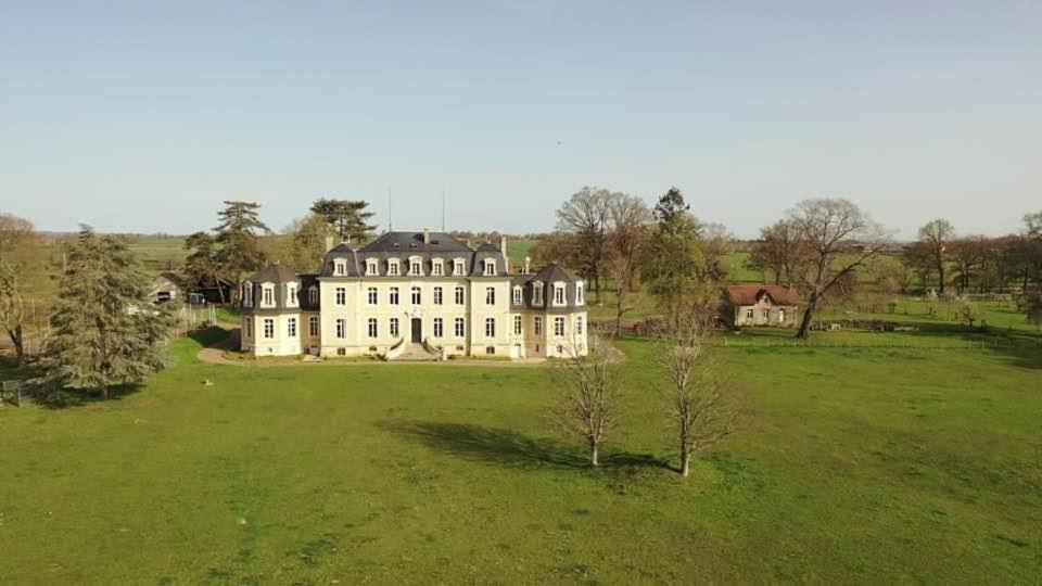 Chambre Romantique Dans Le Chateau De La Bouchatte Chazemais 外观 照片