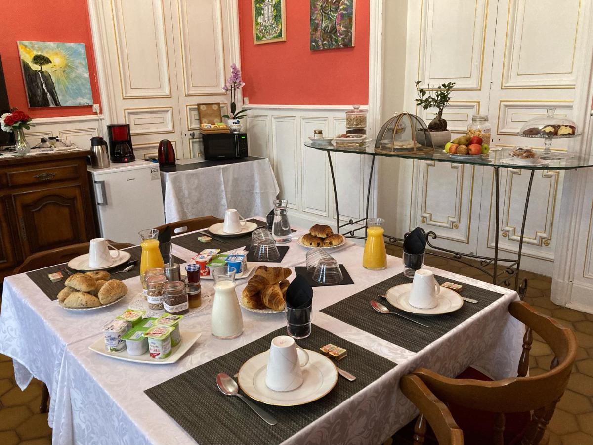 Chambre Romantique Dans Le Chateau De La Bouchatte Chazemais 外观 照片