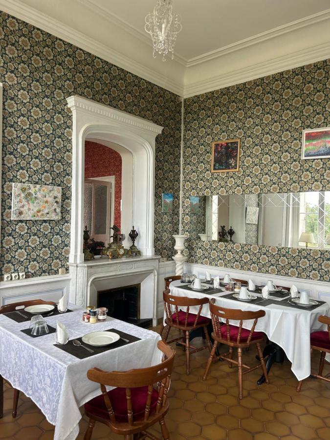 Chambre Romantique Dans Le Chateau De La Bouchatte Chazemais 外观 照片
